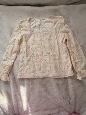 UNCOOYEE Cream Lace Long Sleeve Blouse Size Medium Cottagecore Top